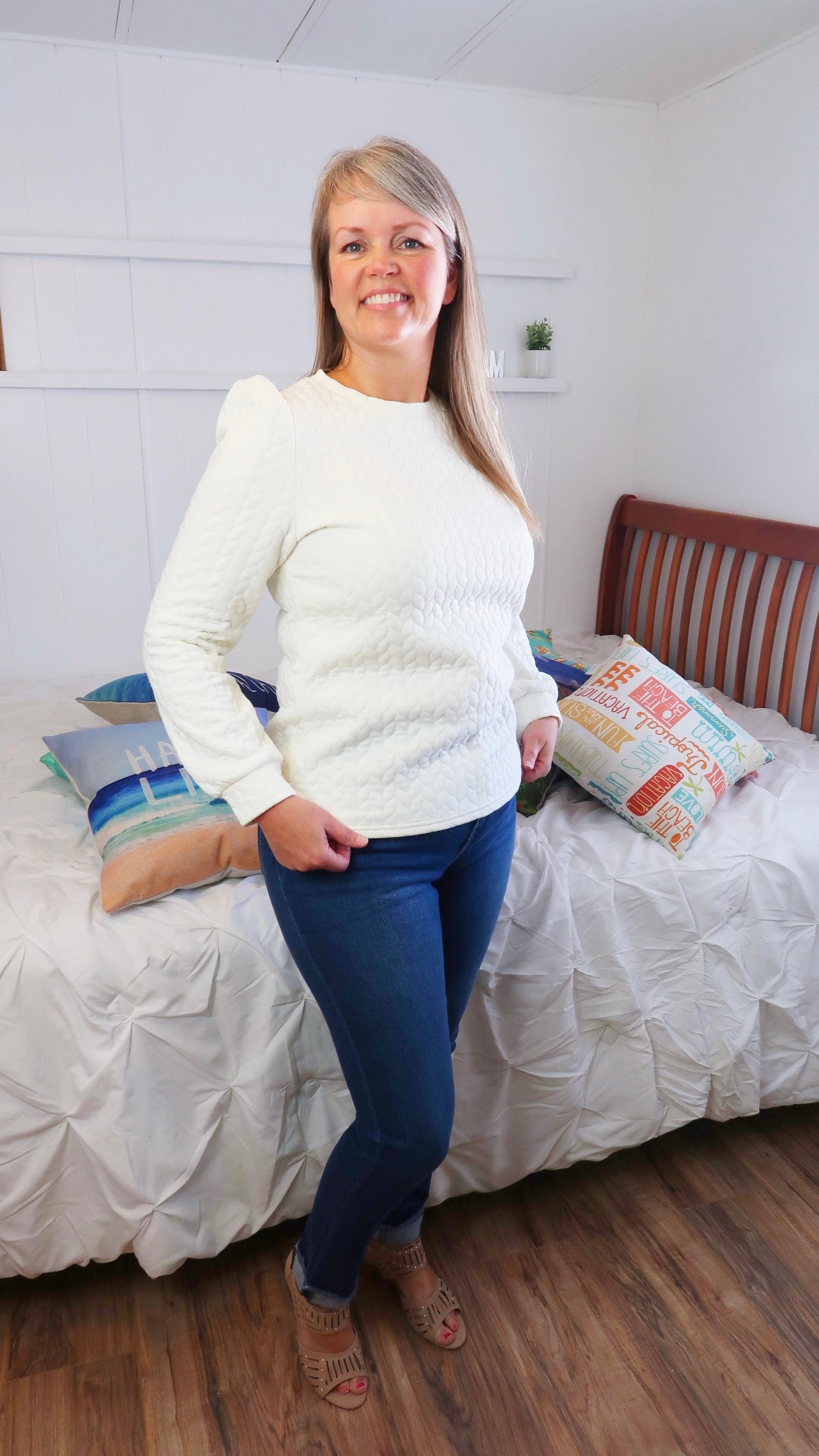 Chic Hawaii Ivory Sweatshirt-Alohi Gold Apparel