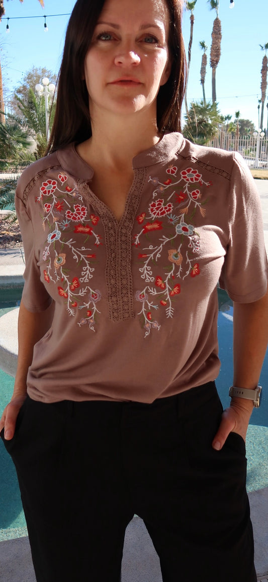 Embroidered Short Sleeve Knit Top