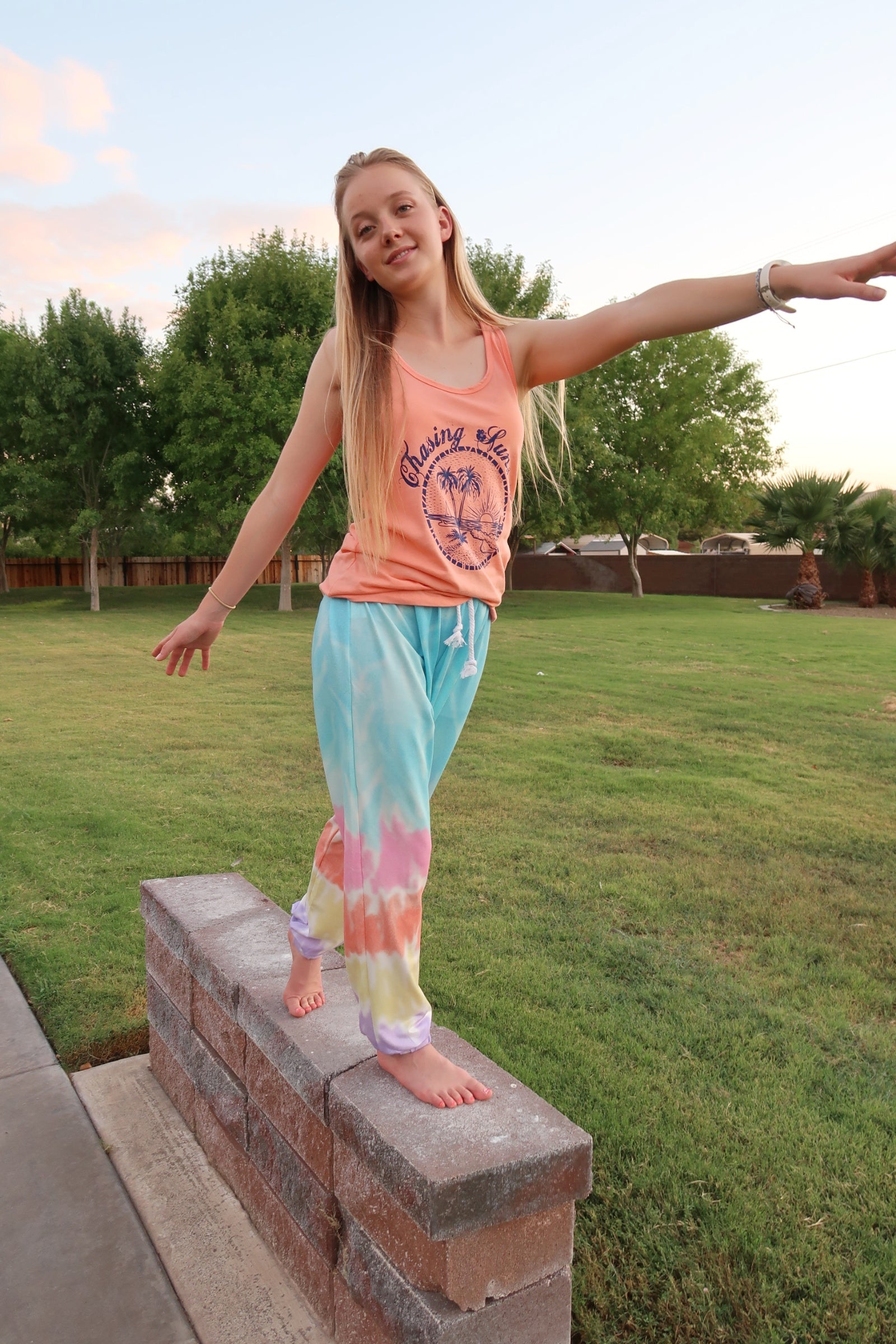 Chasing Sunsets Tank Top - Alohi Gold Apparel